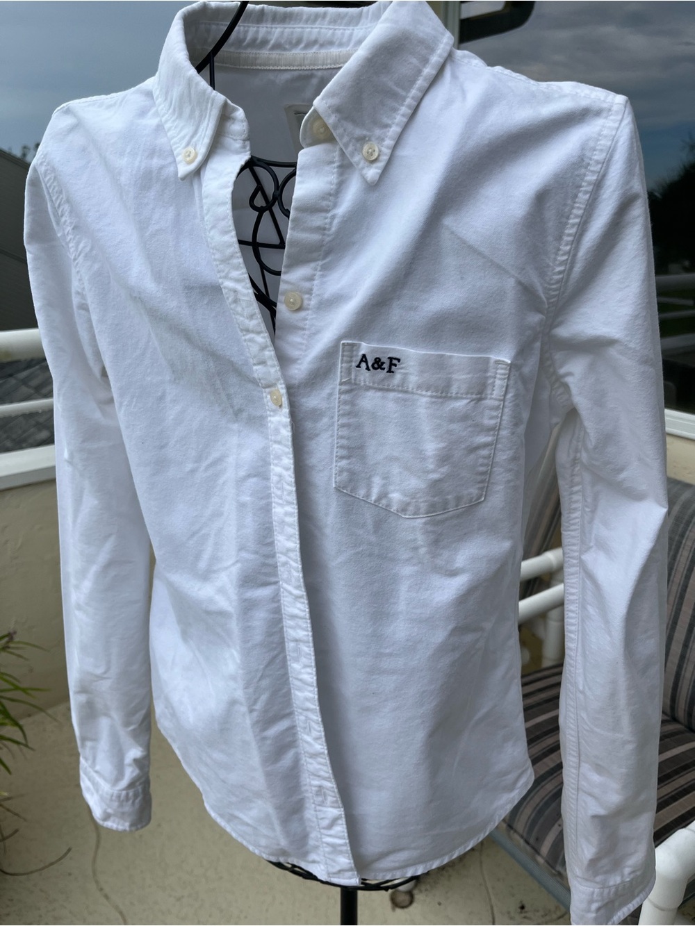 Abercrombie & Fitch Vintage Women’s White Button-Down Oxford Shirt